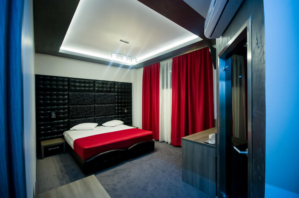 Hotel Aqua Тыргу-Жиу Экстерьер фото