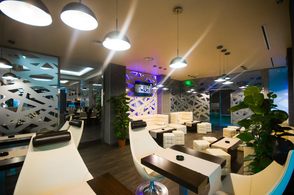 Hotel Aqua Тыргу-Жиу Экстерьер фото